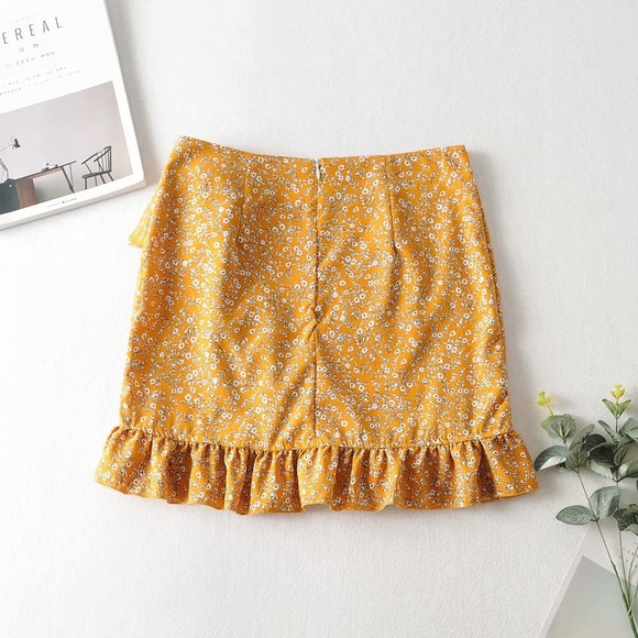 Ruffle Slim-fit Thin Floral Skirt - Picture 5 of 7
